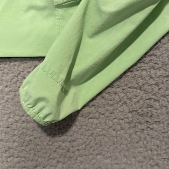 Lululemon Water-Repellent Stretch Tennis Jacket
Creamy Mint size 4 - Picture 3 of 6